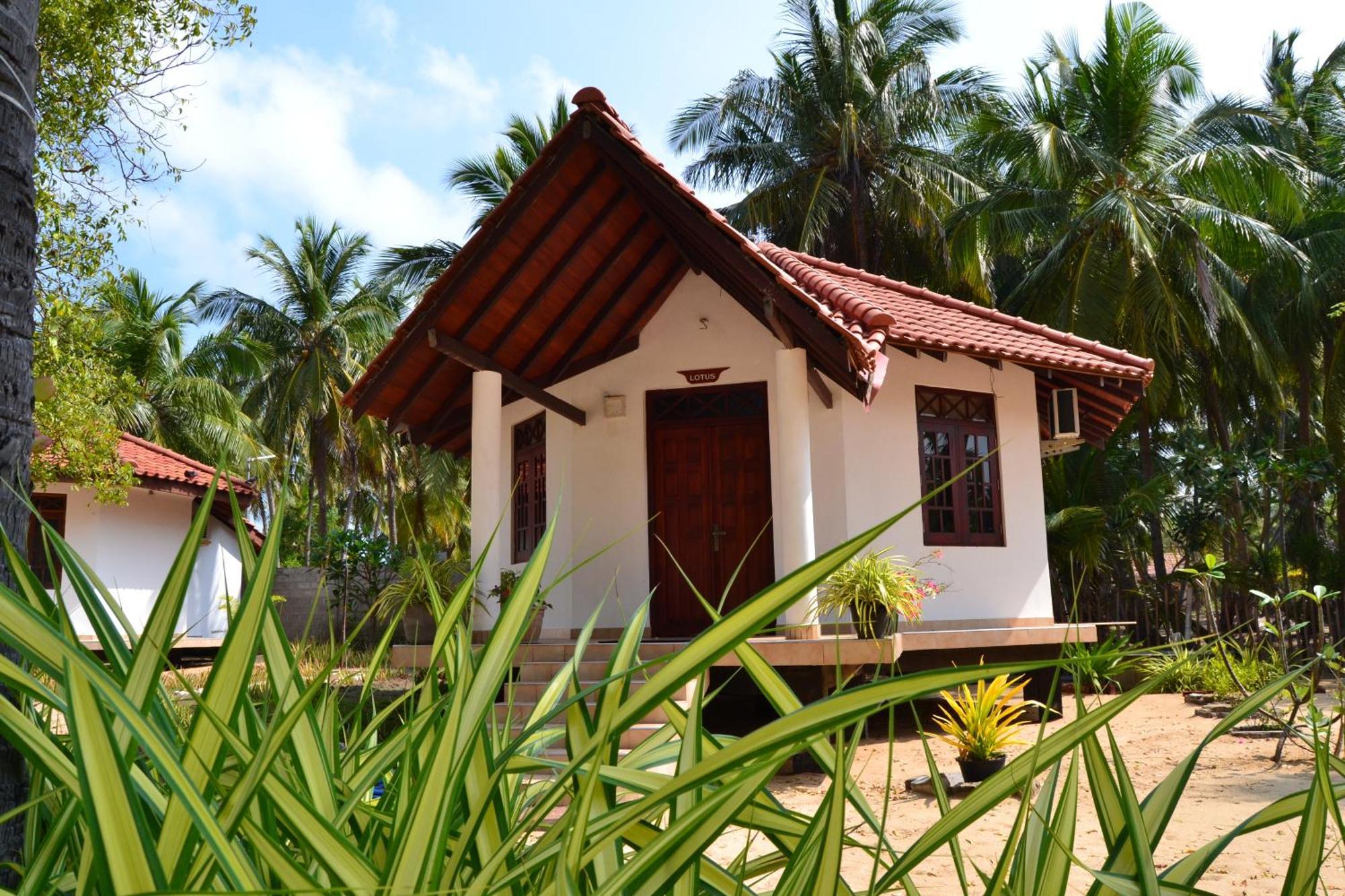 Nirukthie Beach Resort & Restaurant Kalpitiya Eksteriør billede